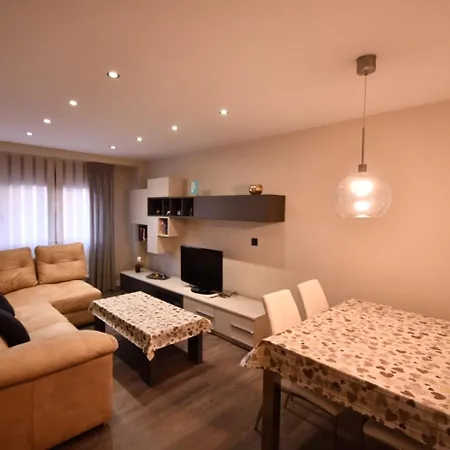 Con Garaje En El Centro * Хіхон