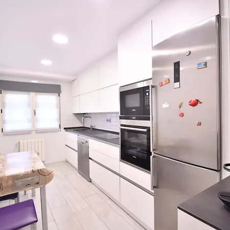 Apartman Con Garaje En El Centro Gijón
